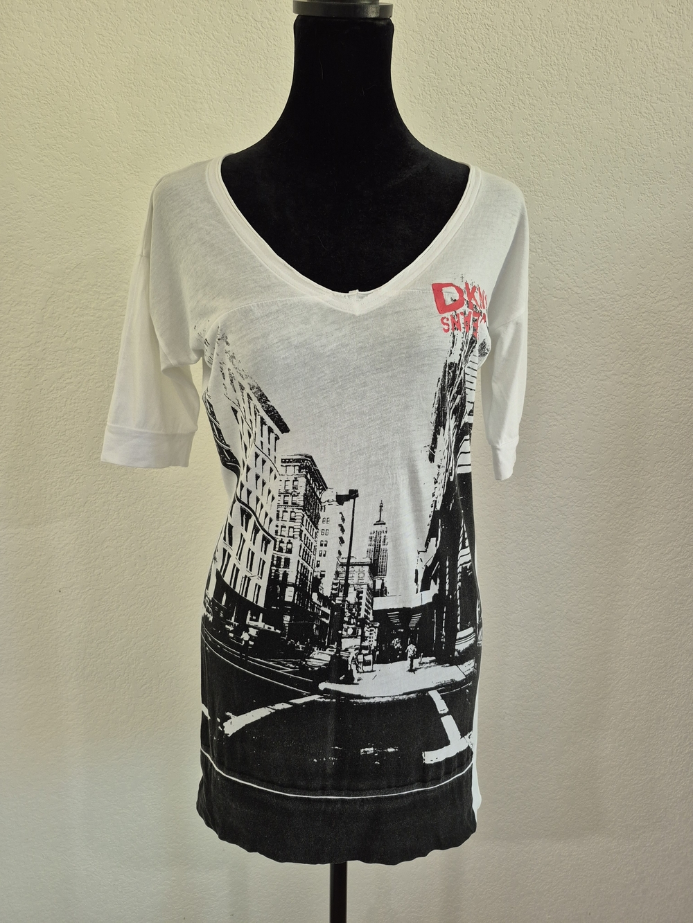 DKNY White & Black Cityscape V-Neck Tee